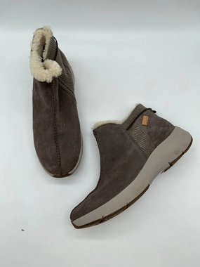 Boots Ankle Flats By Clarks In Tan, Size: 11