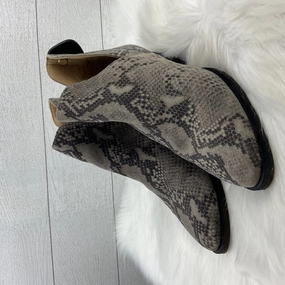 Boots Ankle Flats By Free People In Snakeskin Print, Size: 9
