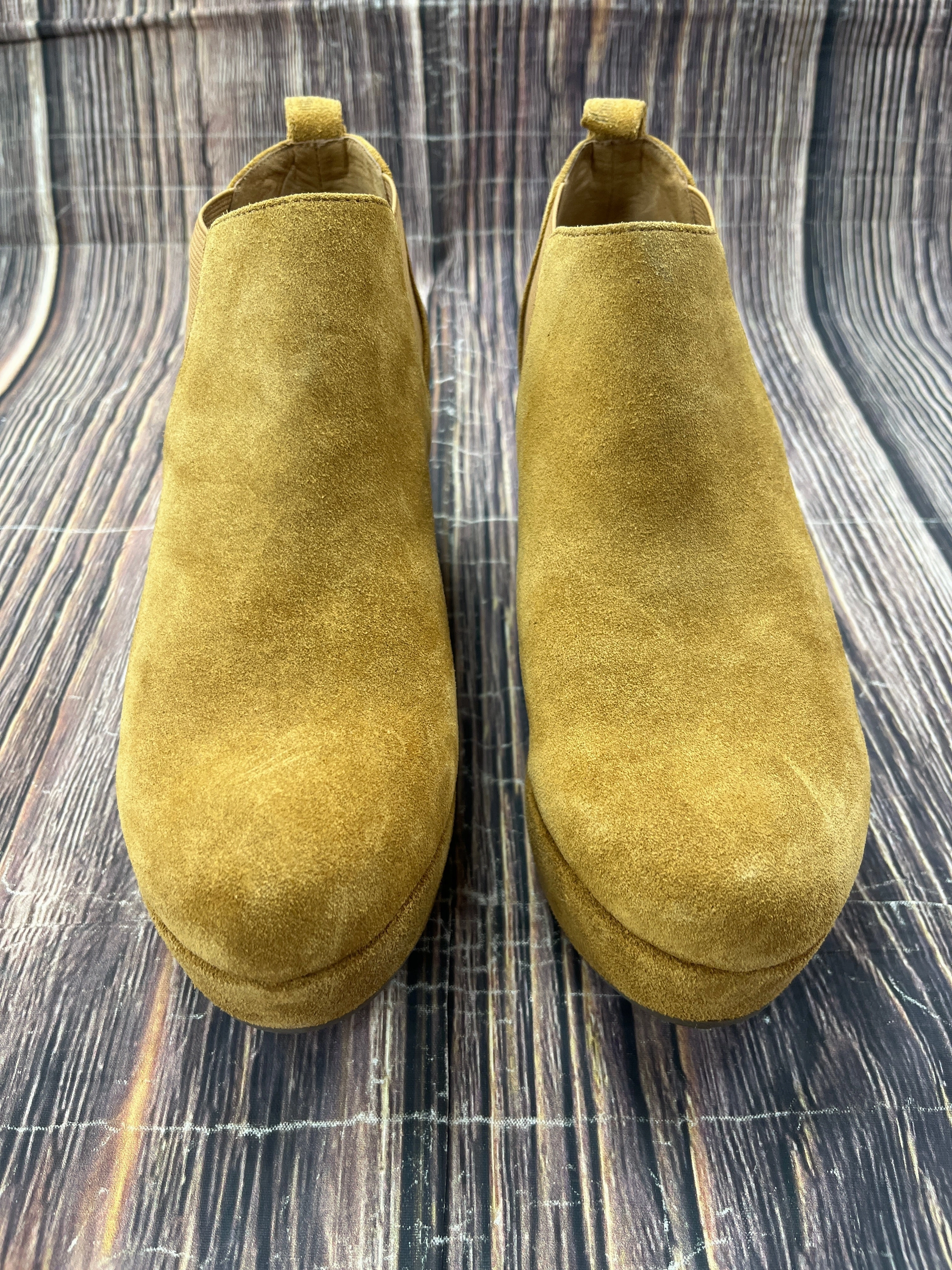 Boots Ankle Heels By Cmb In Tan, Size: 7.5
