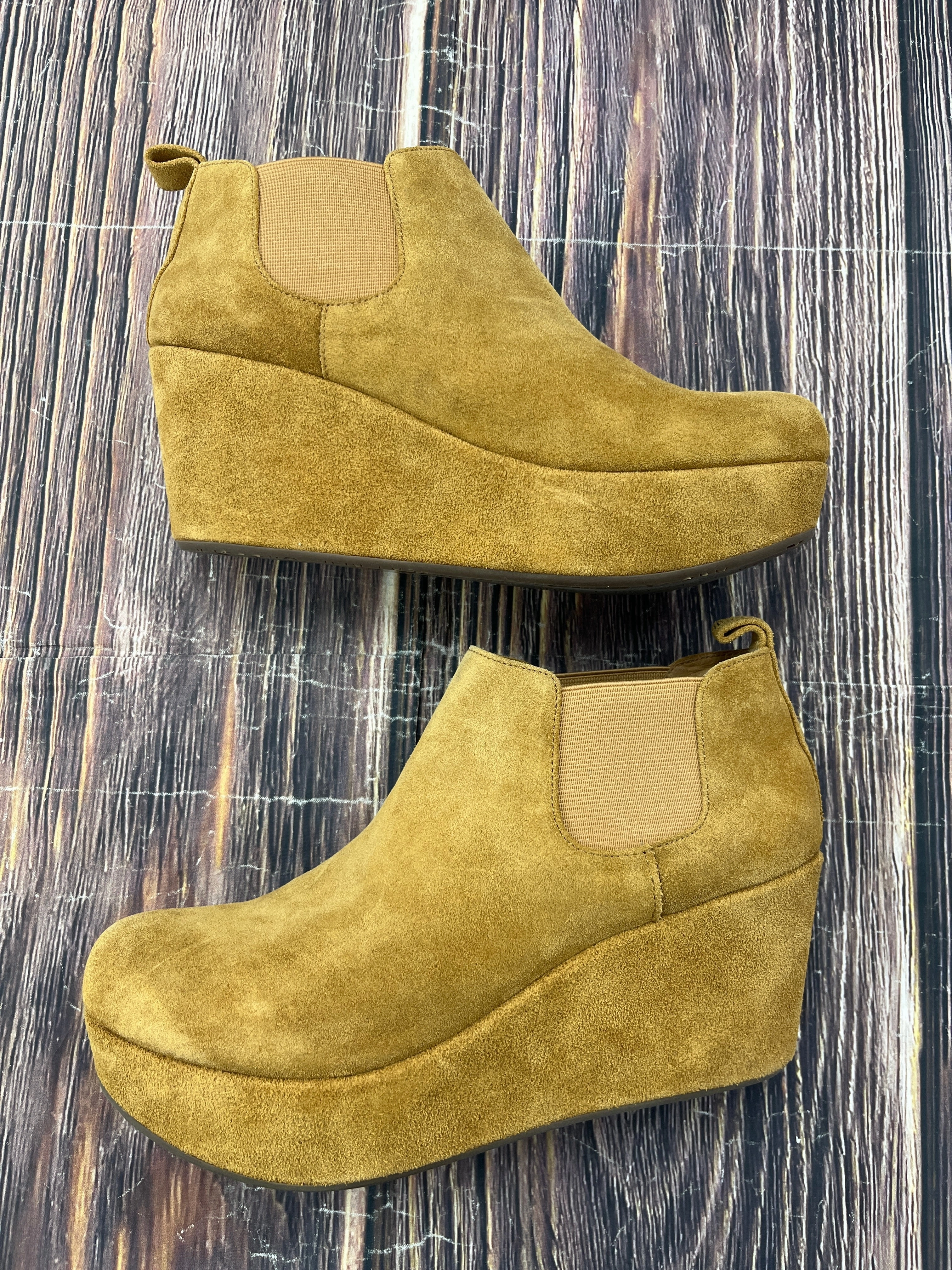 Boots Ankle Heels By Cmb In Tan, Size: 7.5
