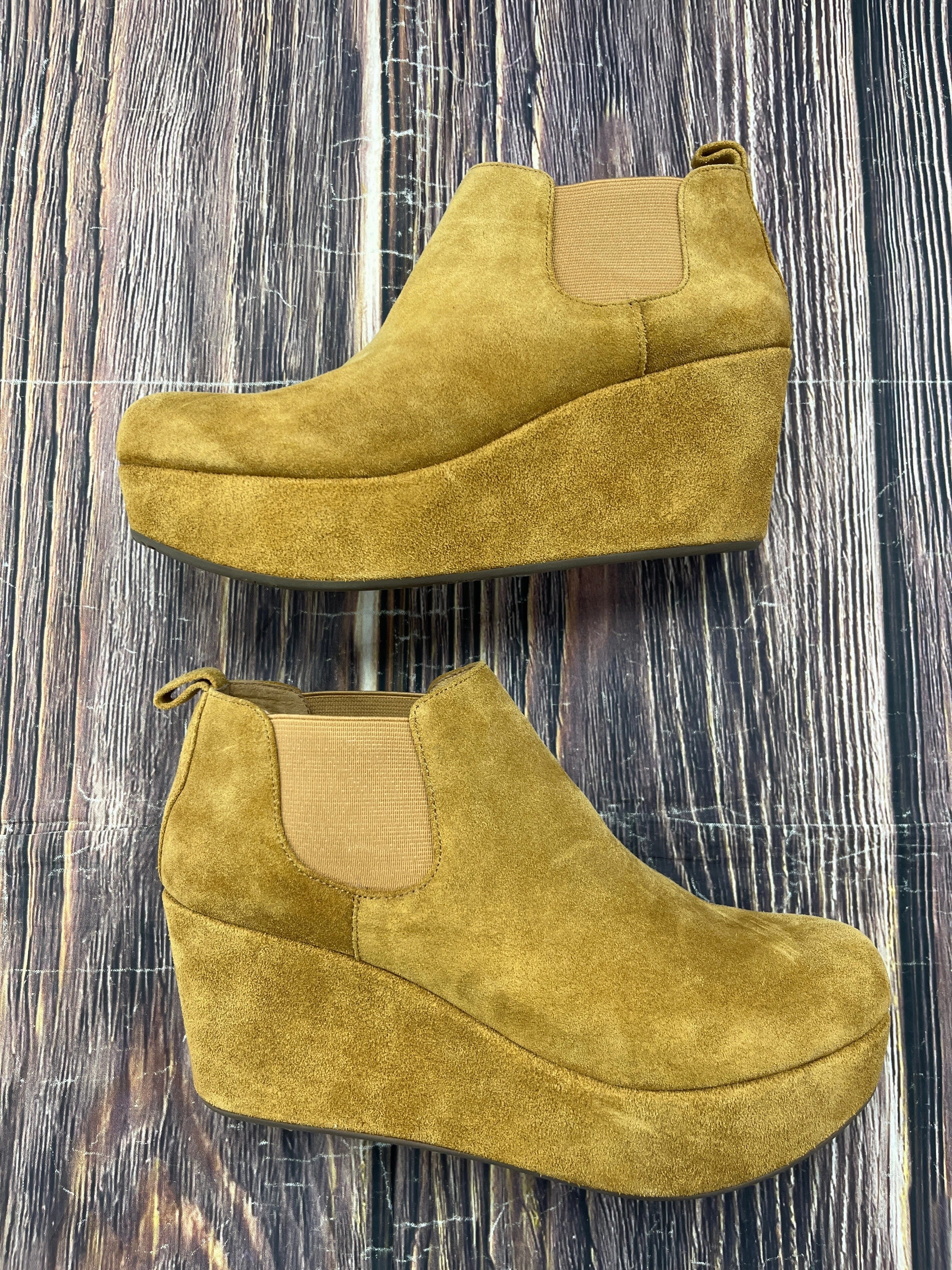Boots Ankle Heels By Cmb In Tan, Size: 7.5