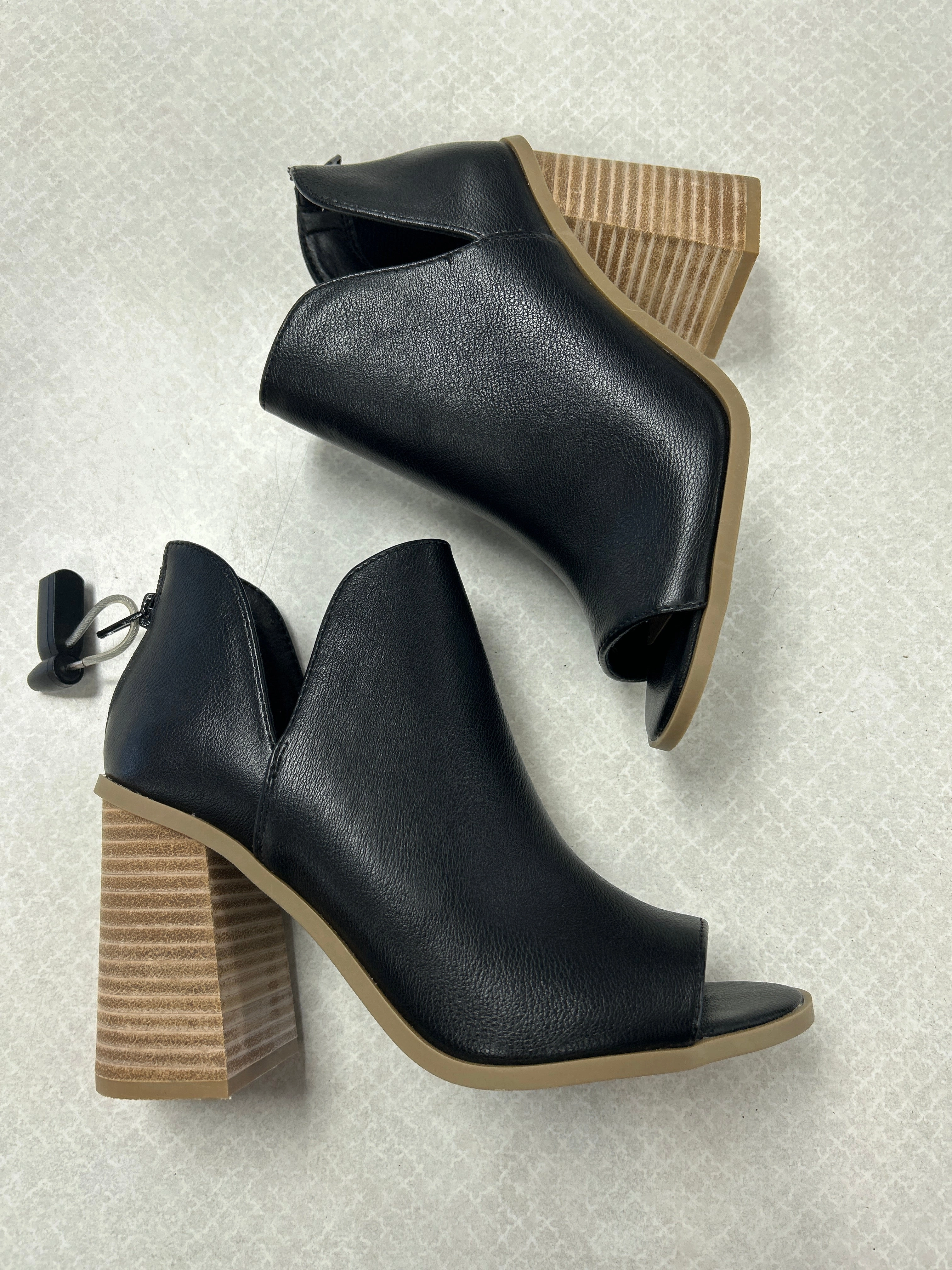 Boots Ankle Heels By Dolce Vita In Black, Size: 6.5