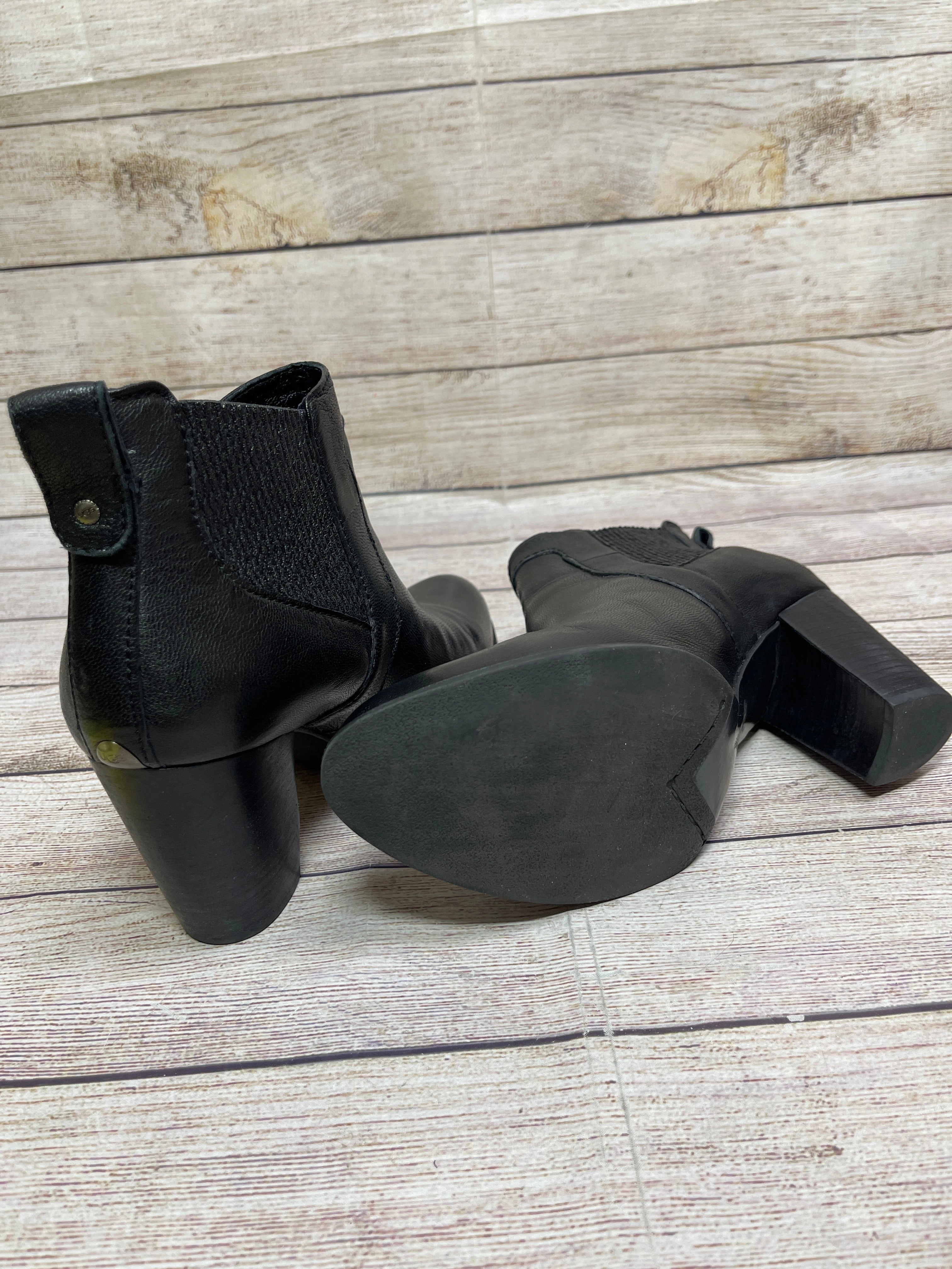Boots Ankle Heels By Ugg In Black, Size: 11