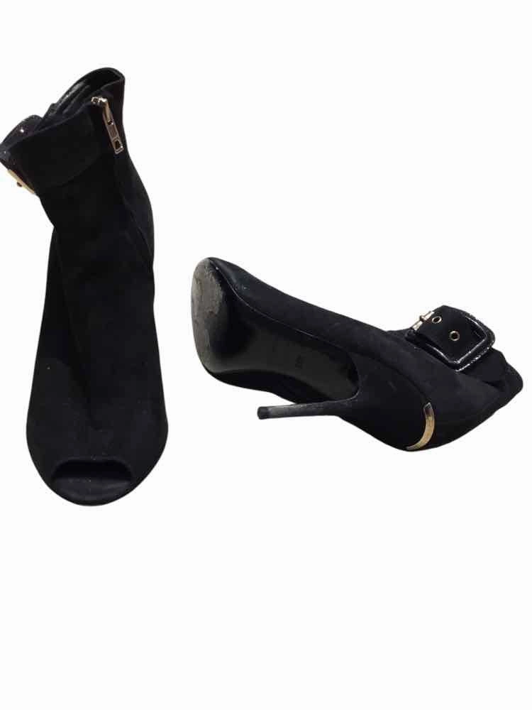 Burberry Black Size 39.5 Shoes