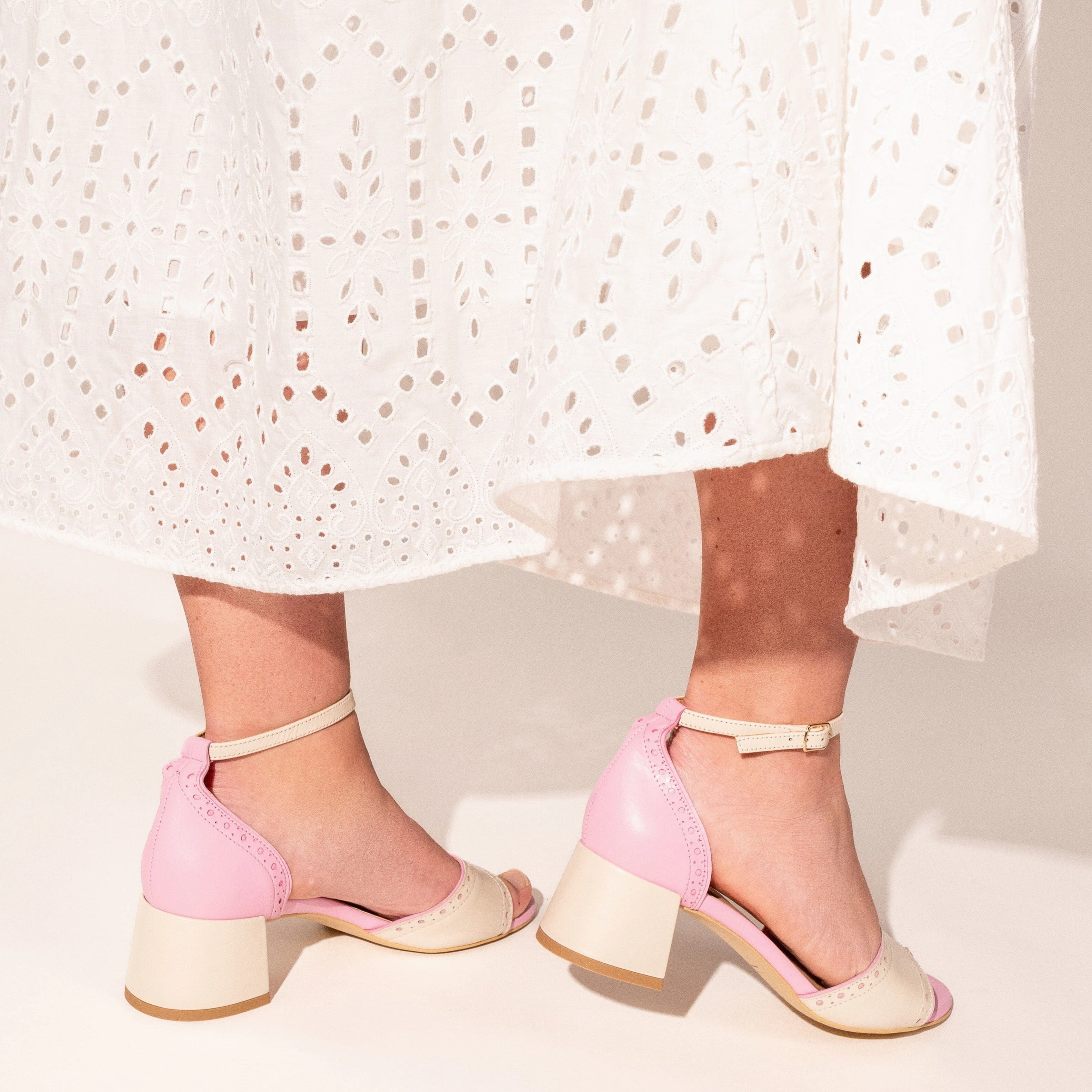 Croupier - Pink & White Pastel