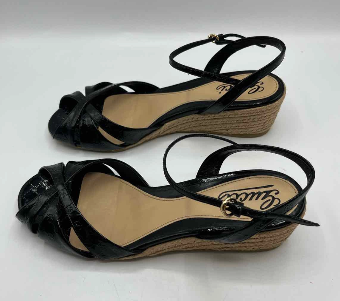 Gucci black and beige Size 10.5 Shoes