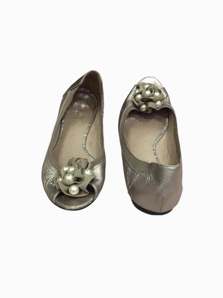 Kate Spade Gold Size 6.5 Shoes