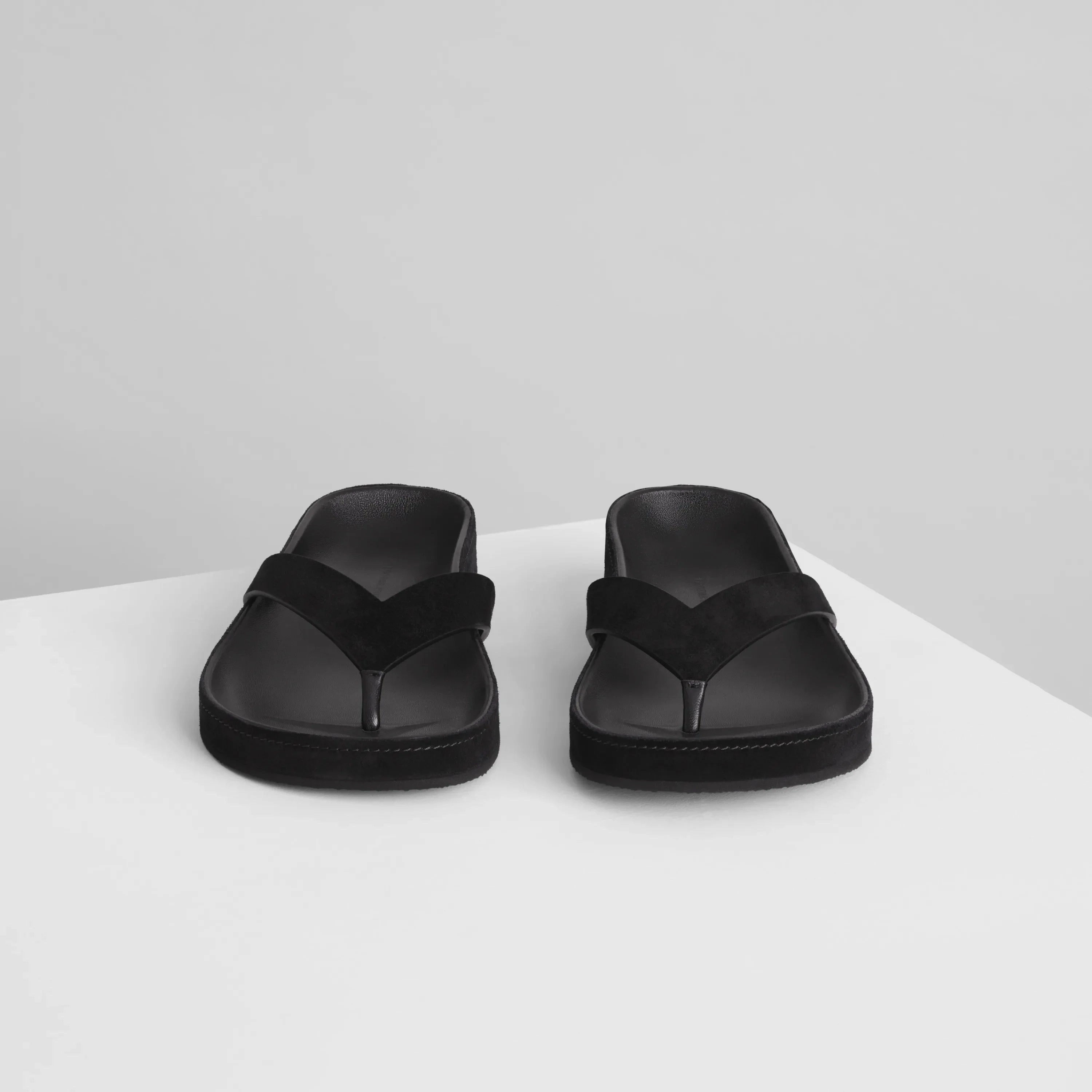 ROUND FLIP FLOP | black suede