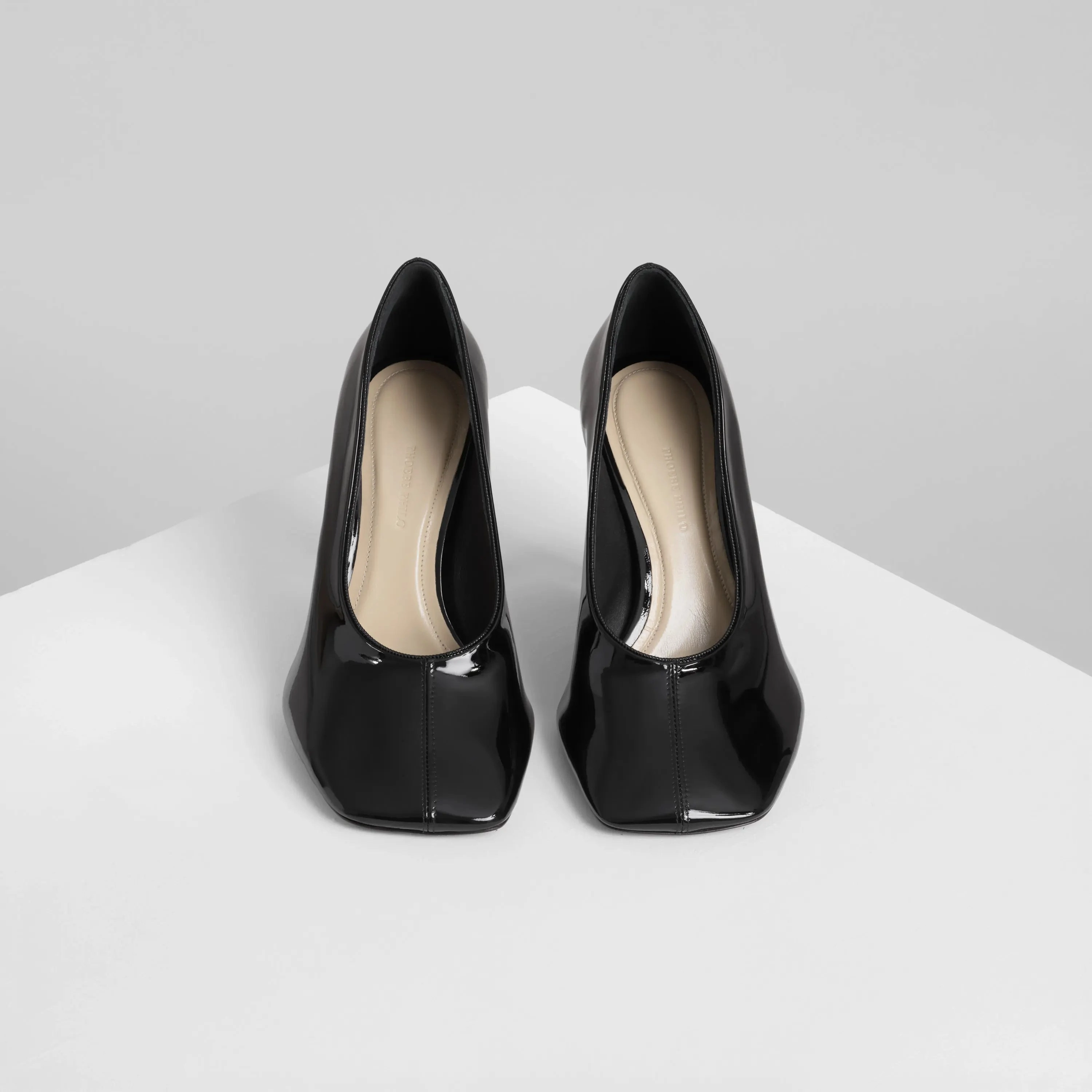 SOFT PUMP 90 | patent black leather